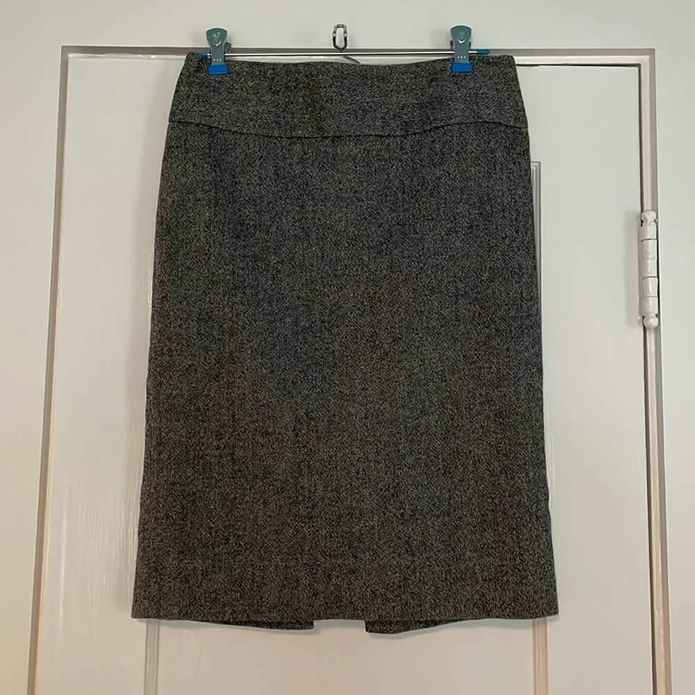 Banana republic wool pencil skirt size 4